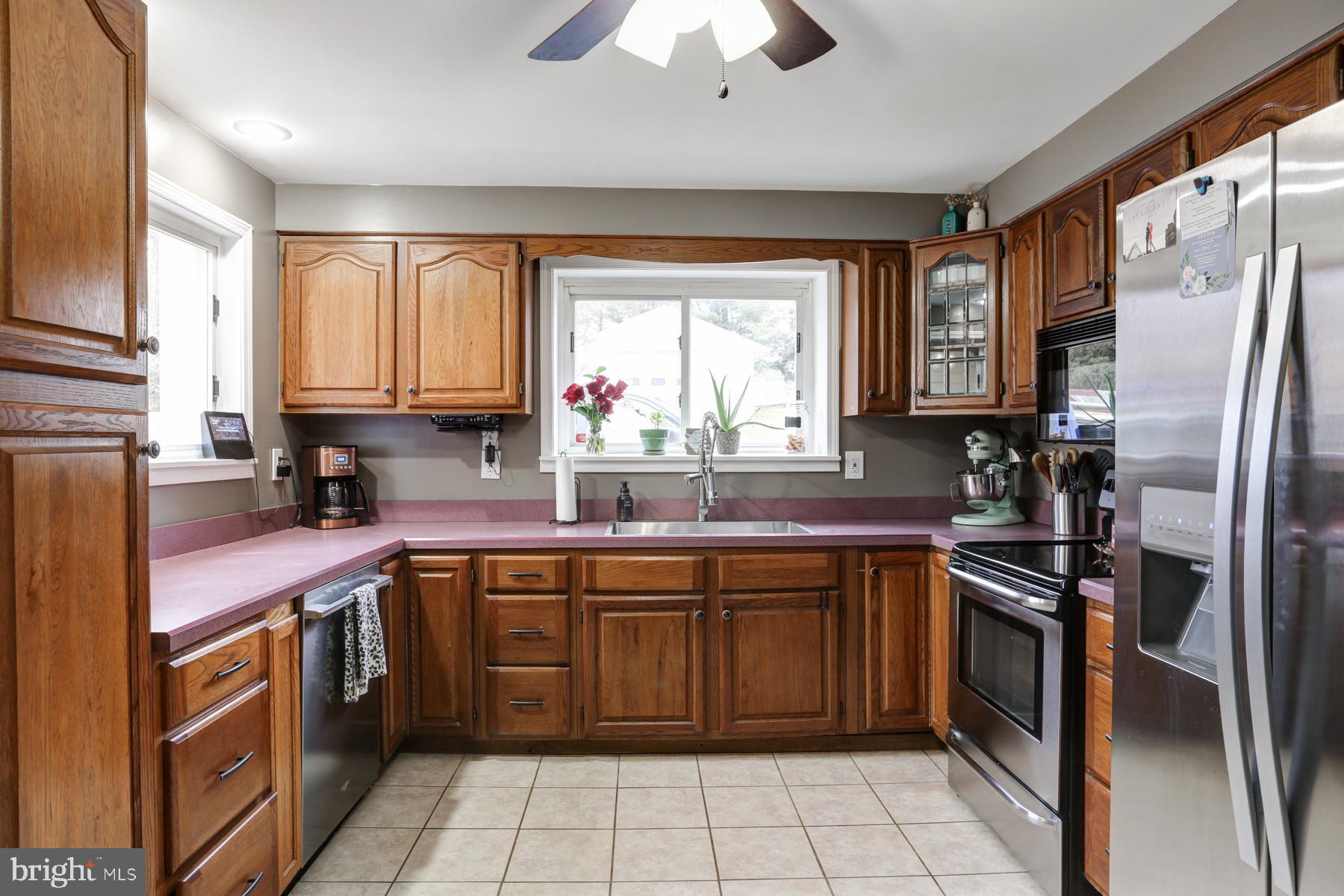1381 Turnpike Road Elizabethtown, PA 17022 - Photo 13 of 31 Kitchen
