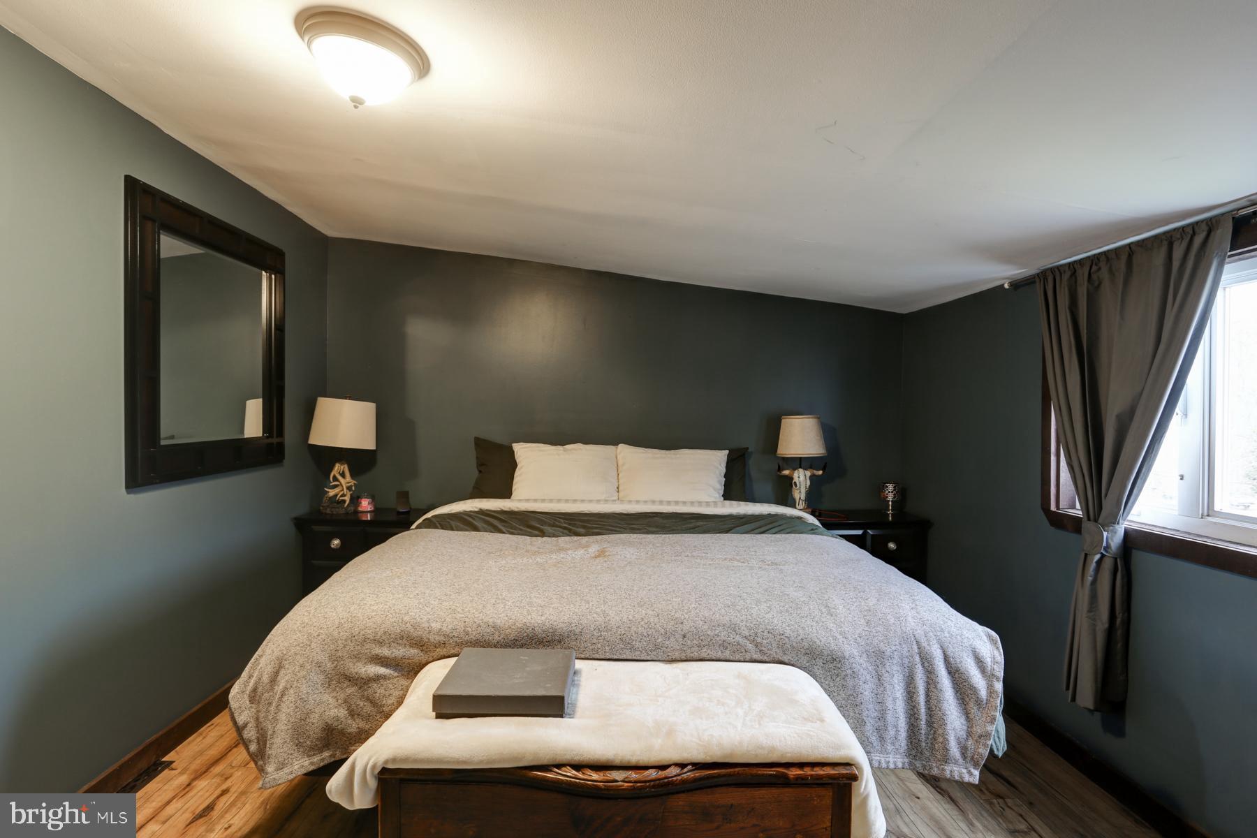 1381 Turnpike Road Elizabethtown, PA 17022 - Photo 18 of 31 First Floor bedrom