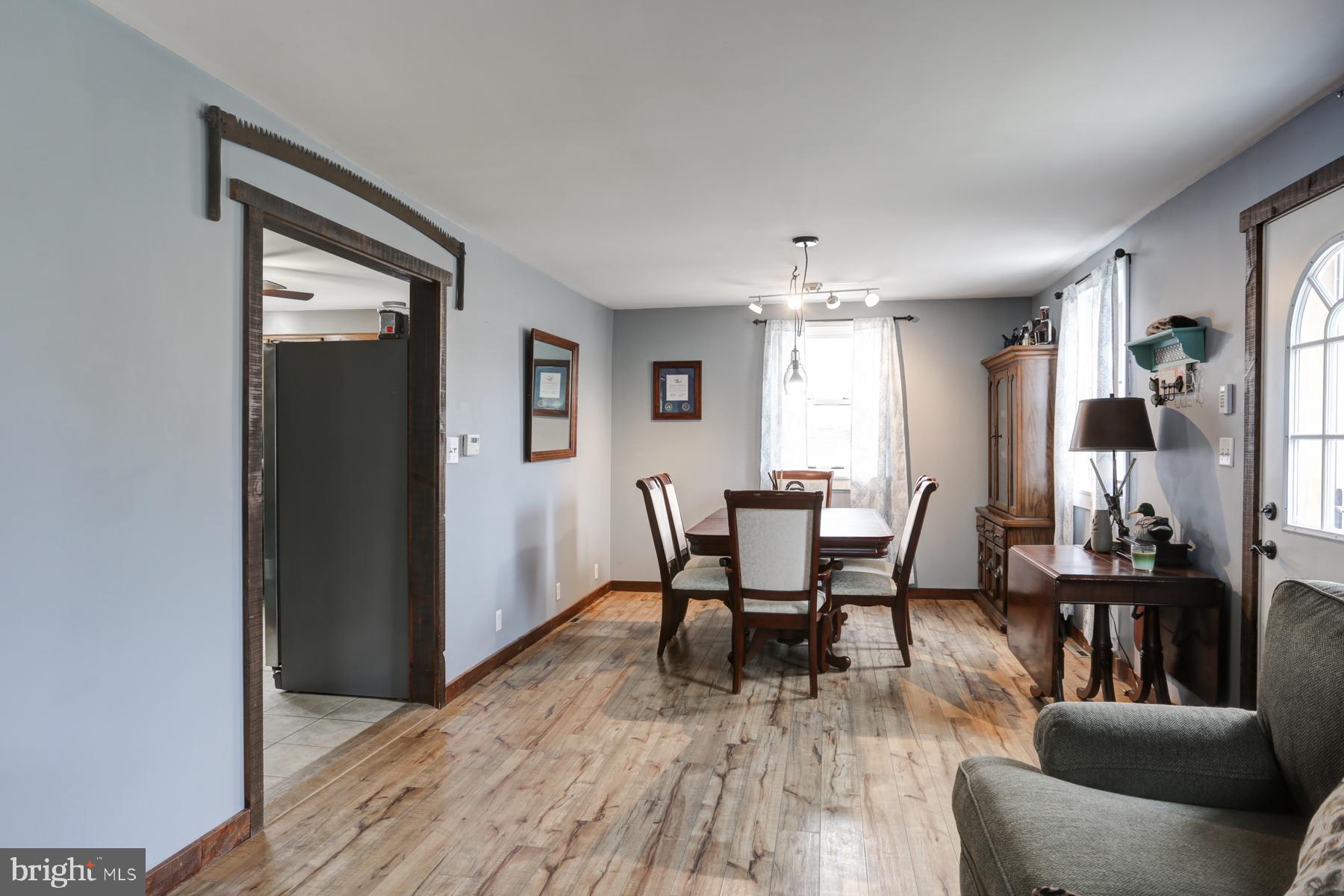 1381 Turnpike Road Elizabethtown, PA 17022 - Photo 9 of 31 Dining area