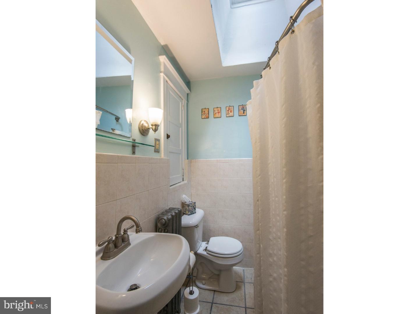 455 Vernon Road Philadelphia, PA 19119 - Photo 17 of 18 Bathroom