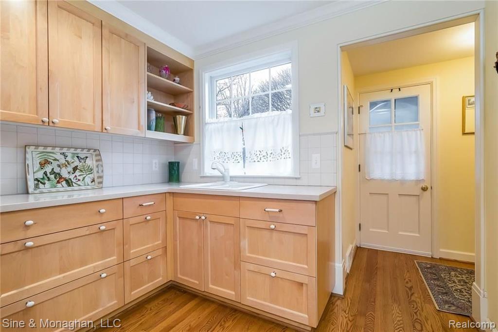 24 Warner Road Grosse Pointe Farms, MI 48236 - Photo 27 of 56
