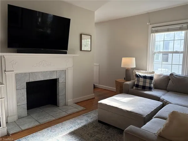 $1,595 | 209 East Cornwallis Drive, Greensboro, NC 27408