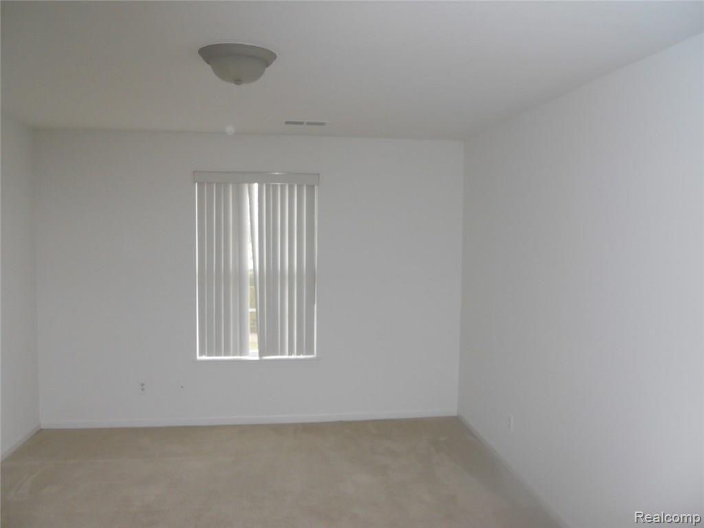 20644 Dunham Road, Unit 32 Clinton Township, MI 48038 - Photo 6 of 18