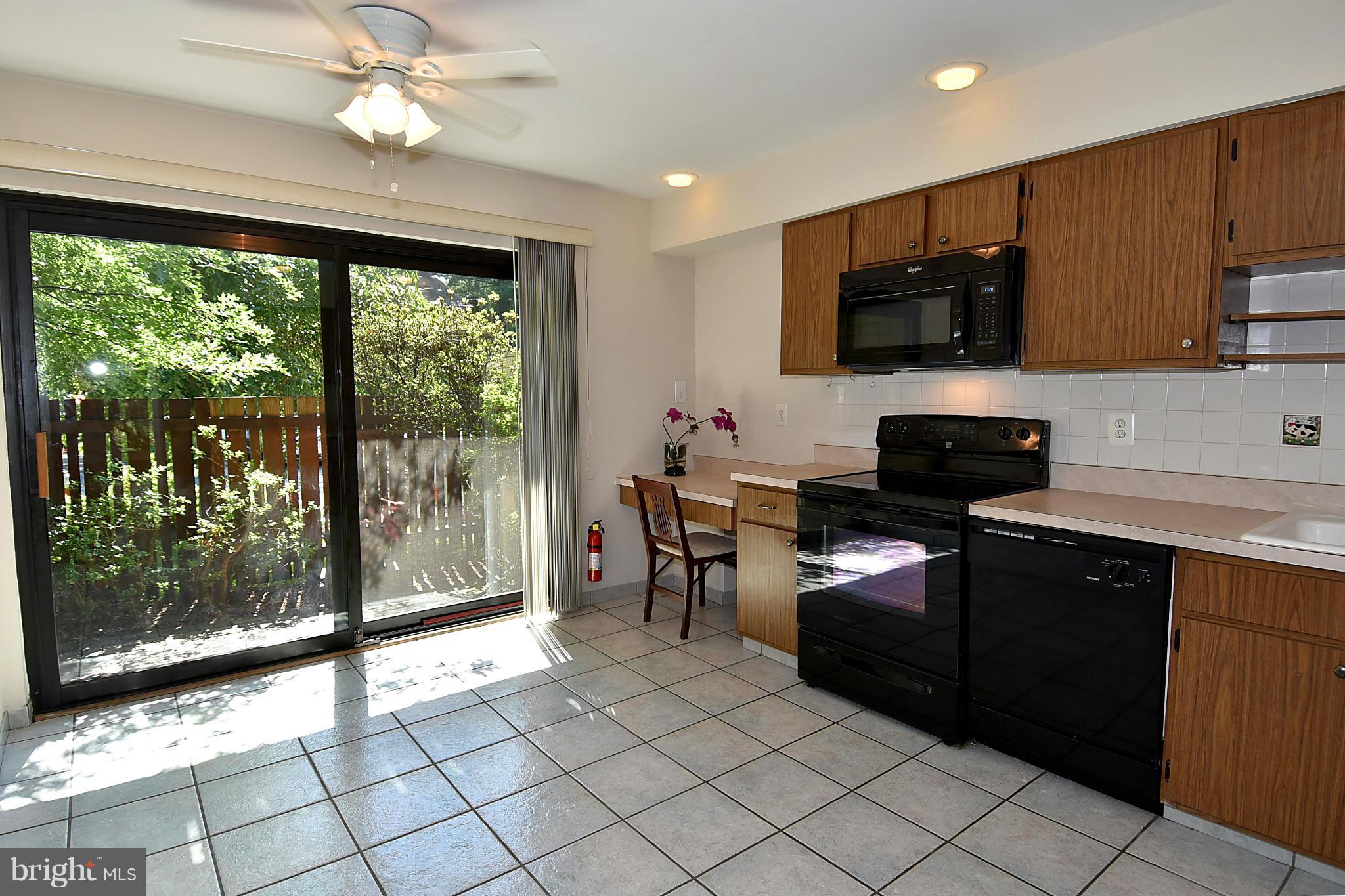 11166 Saffold Way Reston, VA 20190 - Photo 5 of 25 Kitchen