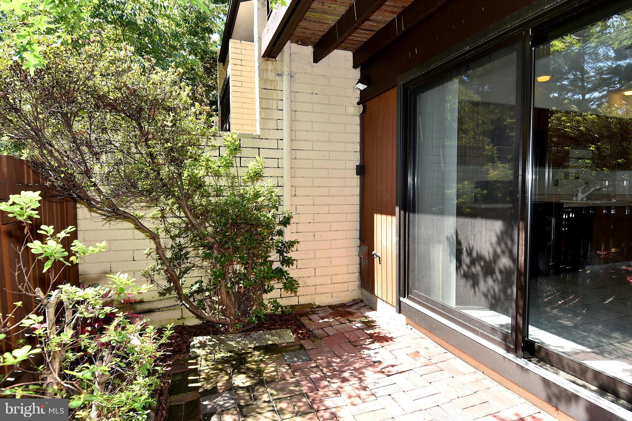 11166 Saffold Way Reston, VA 20190 - Photo 6 of 25 Exterior (Front)