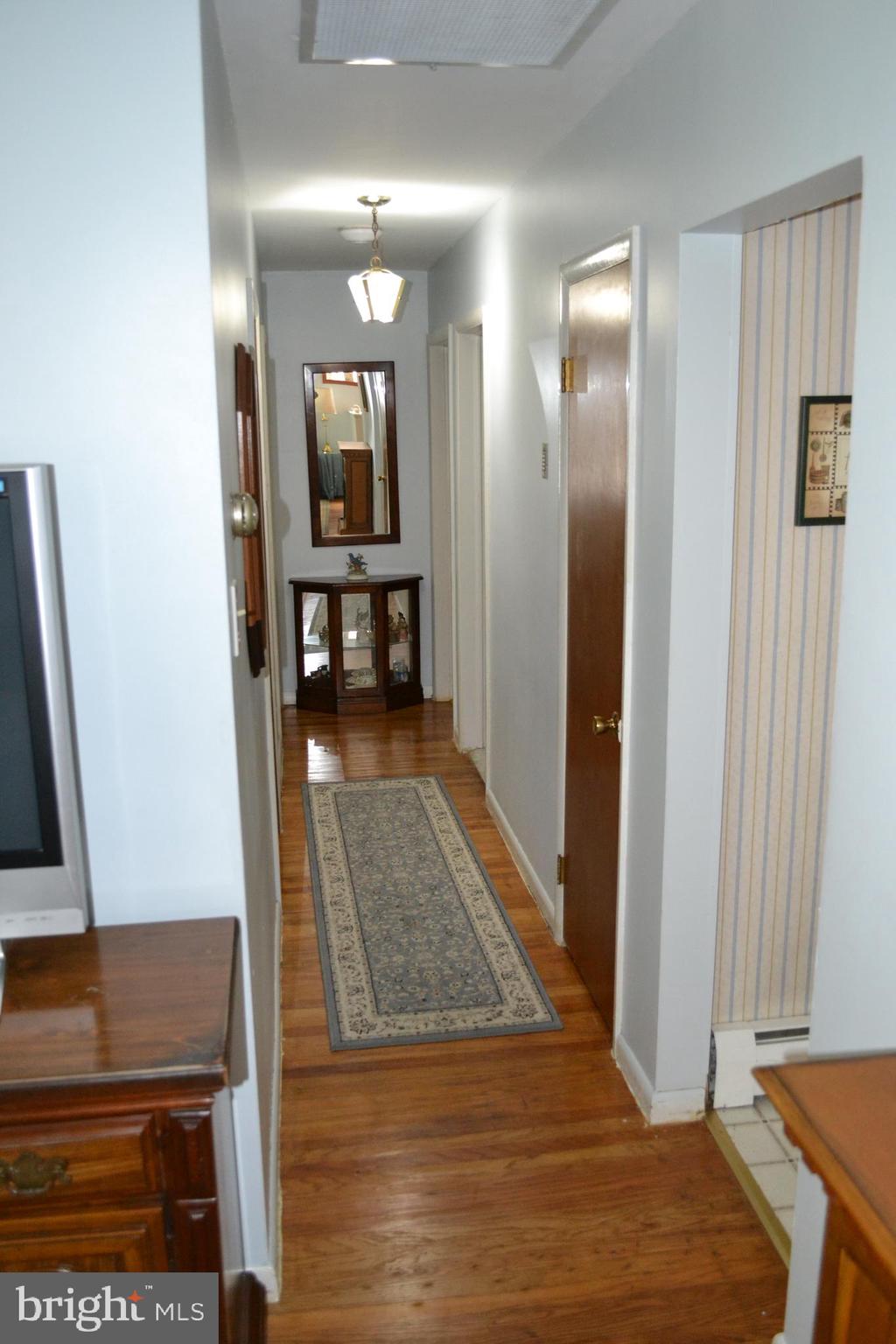 408 Hillside Road Ridley Park, PA 19078 - Photo 23 of 52 Hallway