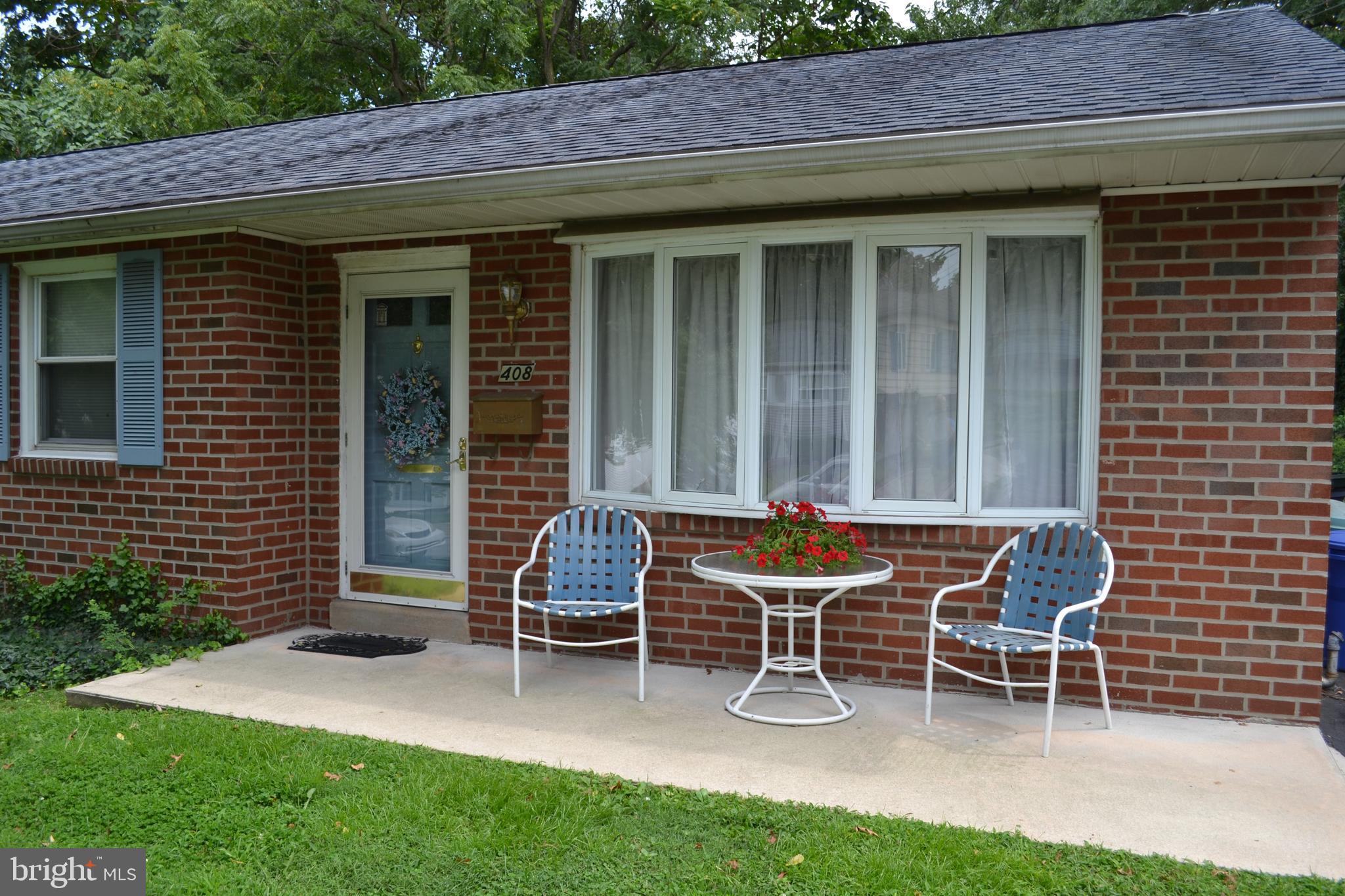 408 Hillside Road Ridley Park, PA 19078 - Photo 4 of 52 Front Patio