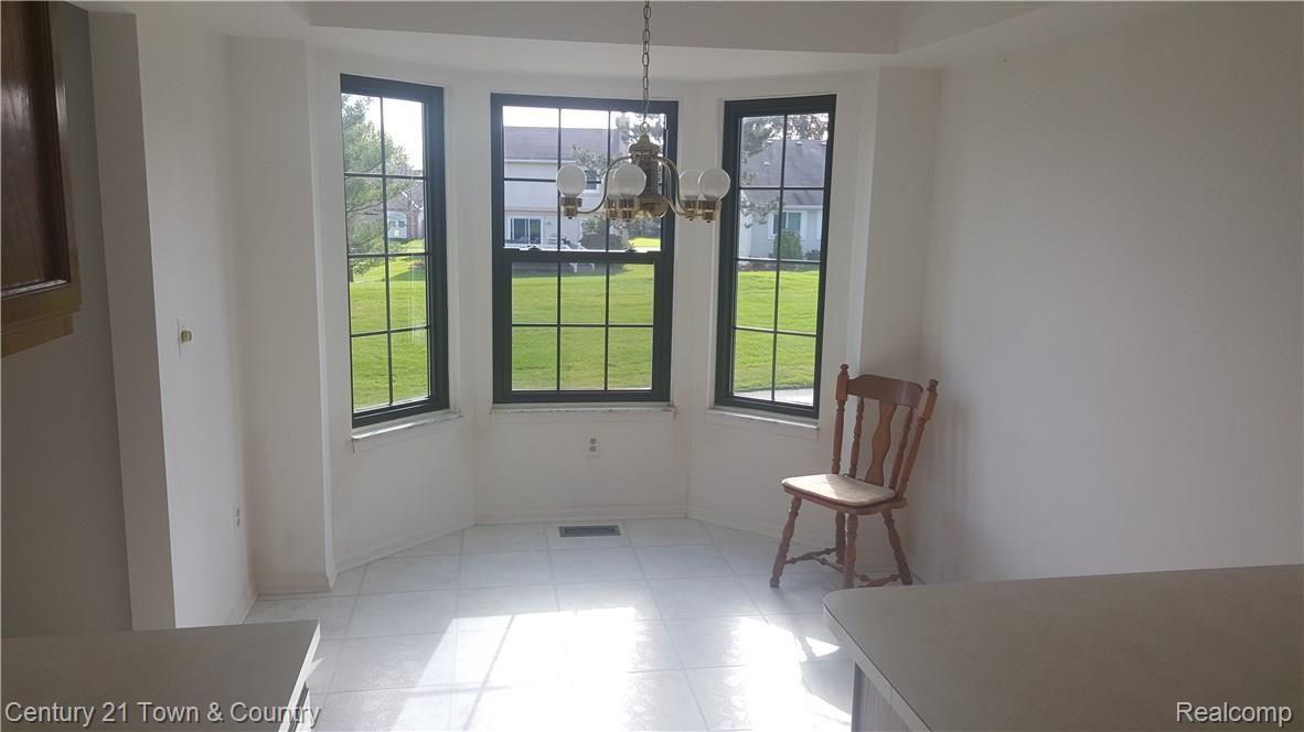 340 Meadow Bridge Drive Rochester, MI 48307 - Photo 12 of 26 Nook