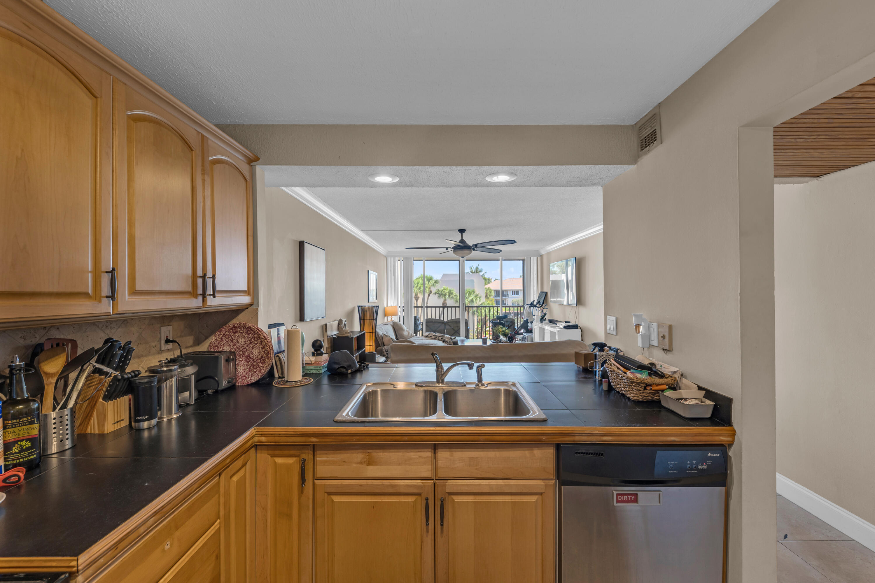 6 Royal Palm Way, Unit 307 Boca Raton, FL 33432 - Photo 3 of 13 Open Kitchen