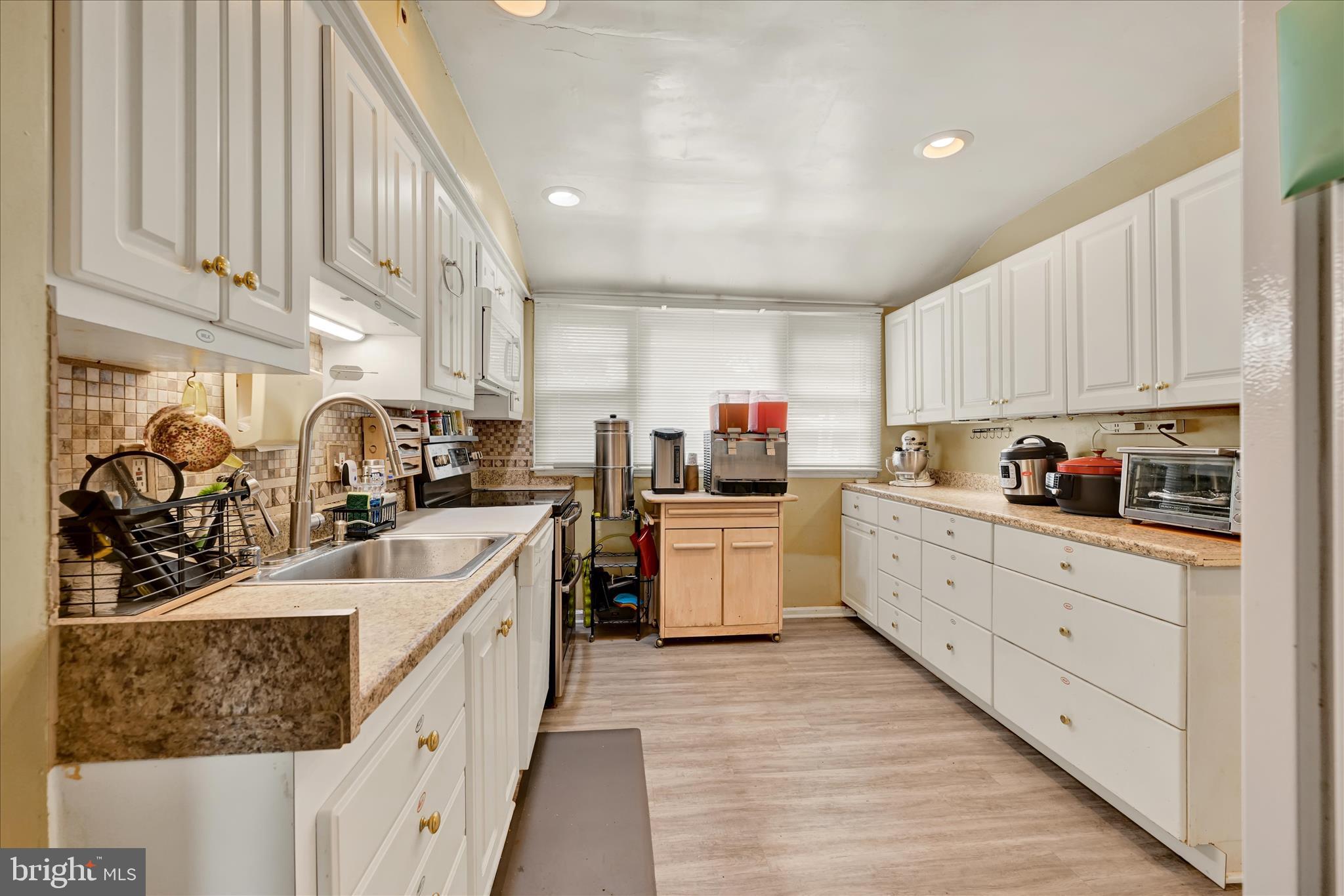 6606 Baythorne Road Baltimore, MD 21209 - Photo 15 of 42