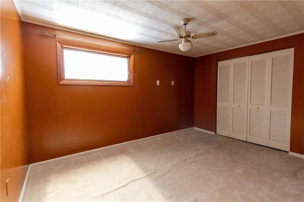 3380 Ridgway Street Pittsburgh, PA 15213 - Photo 15 of 25 Third bedroom, located on the upper level (above the kitchen). Window looks out onto the backyard.