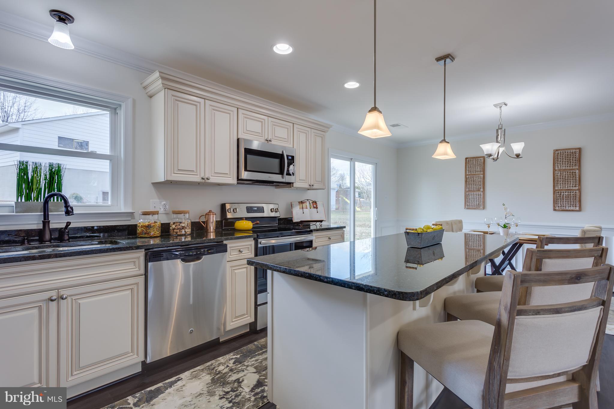 206 East Tazewell Road Sterling, VA 20164 - Photo 1 of 29 Interior (General)