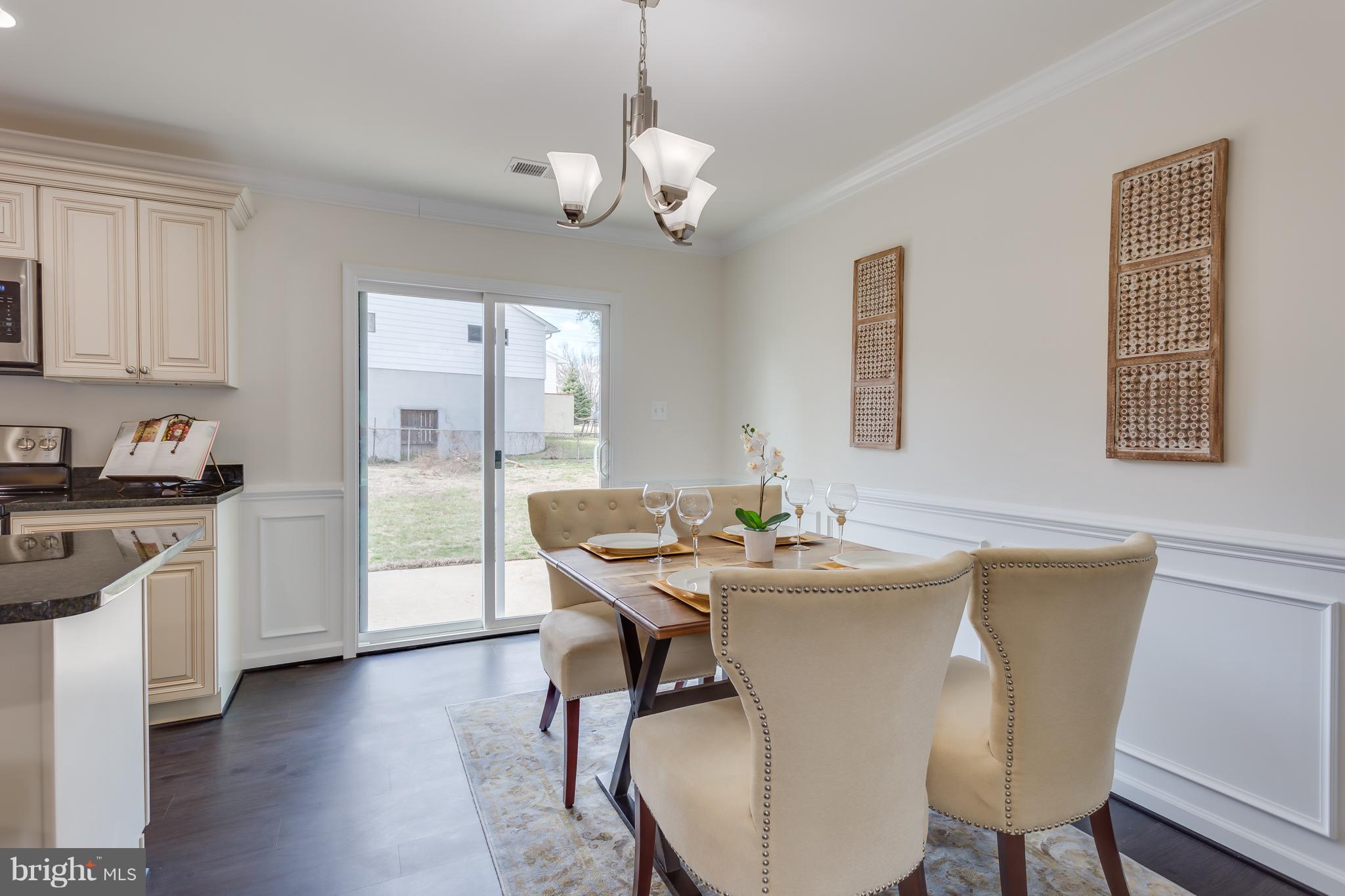 206 East Tazewell Road Sterling, VA 20164 - Photo 11 of 29 Interior (General)