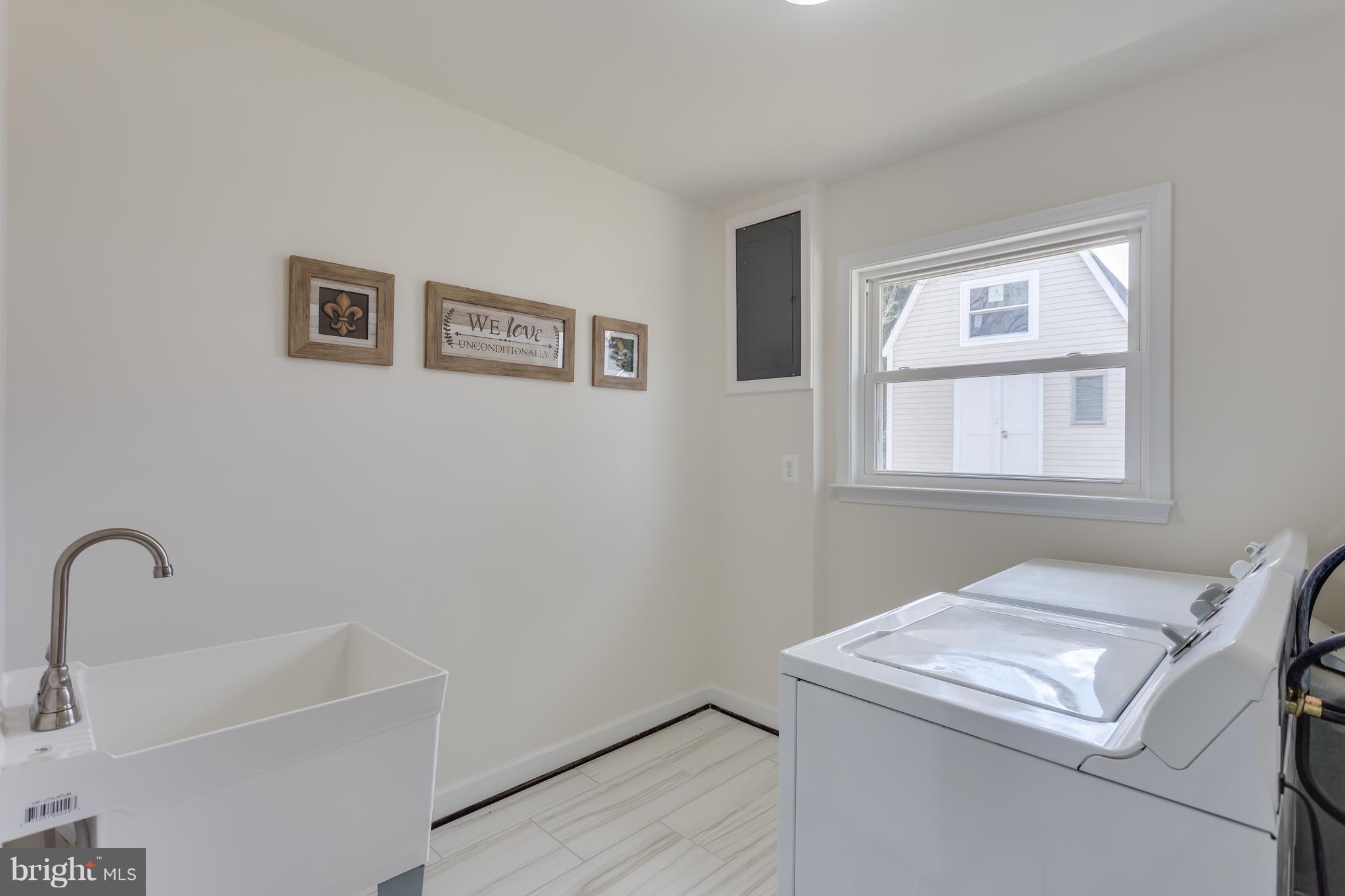 206 East Tazewell Road Sterling, VA 20164 - Photo 23 of 29 Interior (General)