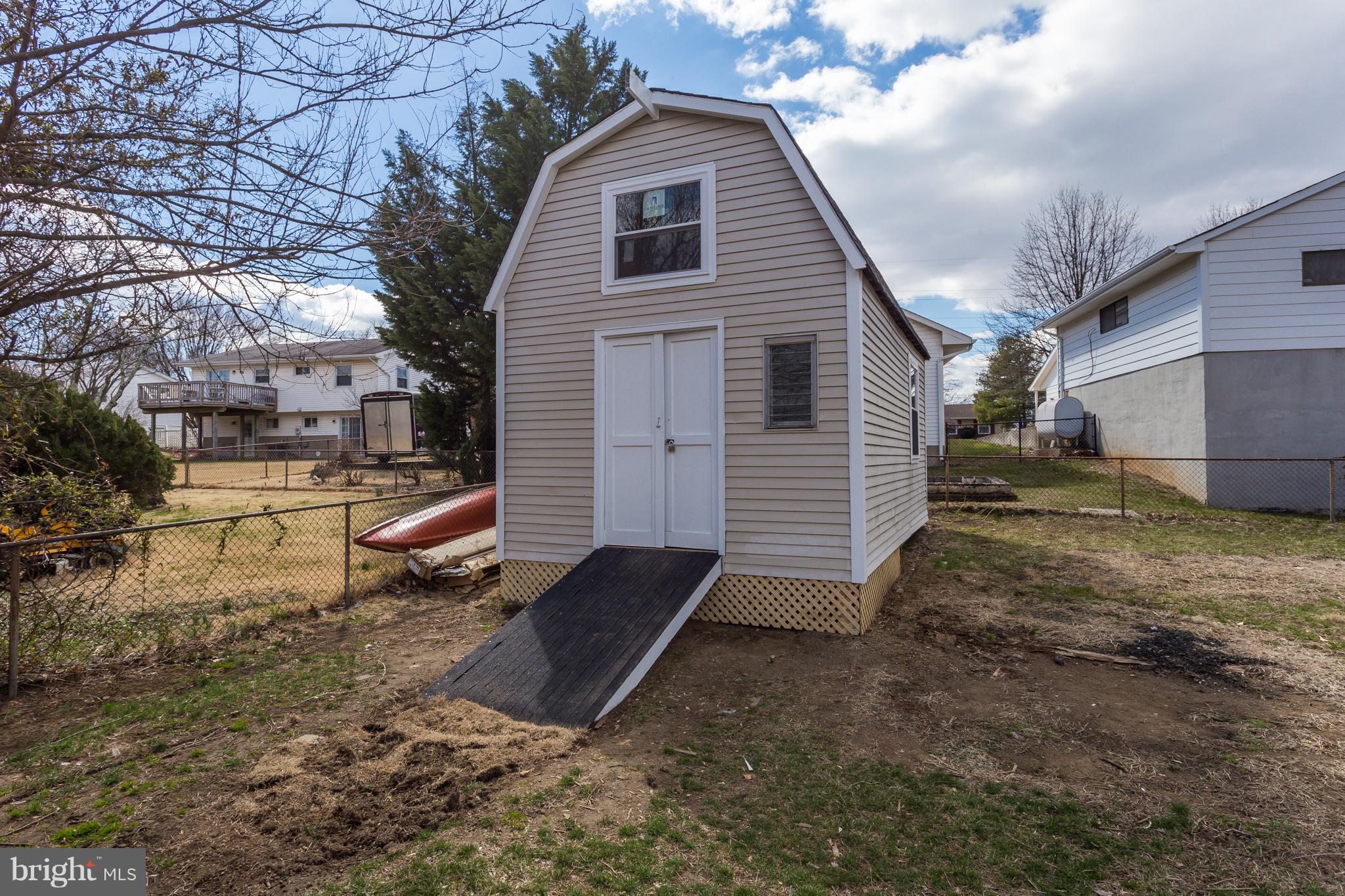 206 East Tazewell Road Sterling, VA 20164 - Photo 27 of 29 Exterior (Rear)