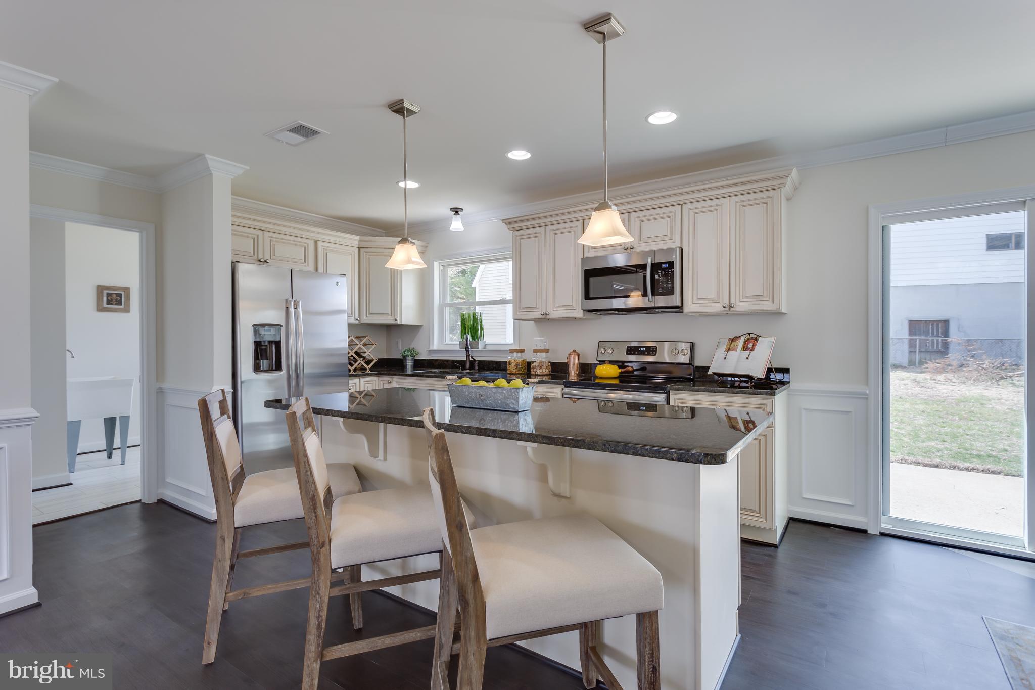 206 East Tazewell Road Sterling, VA 20164 - Photo 9 of 29 Kitchen