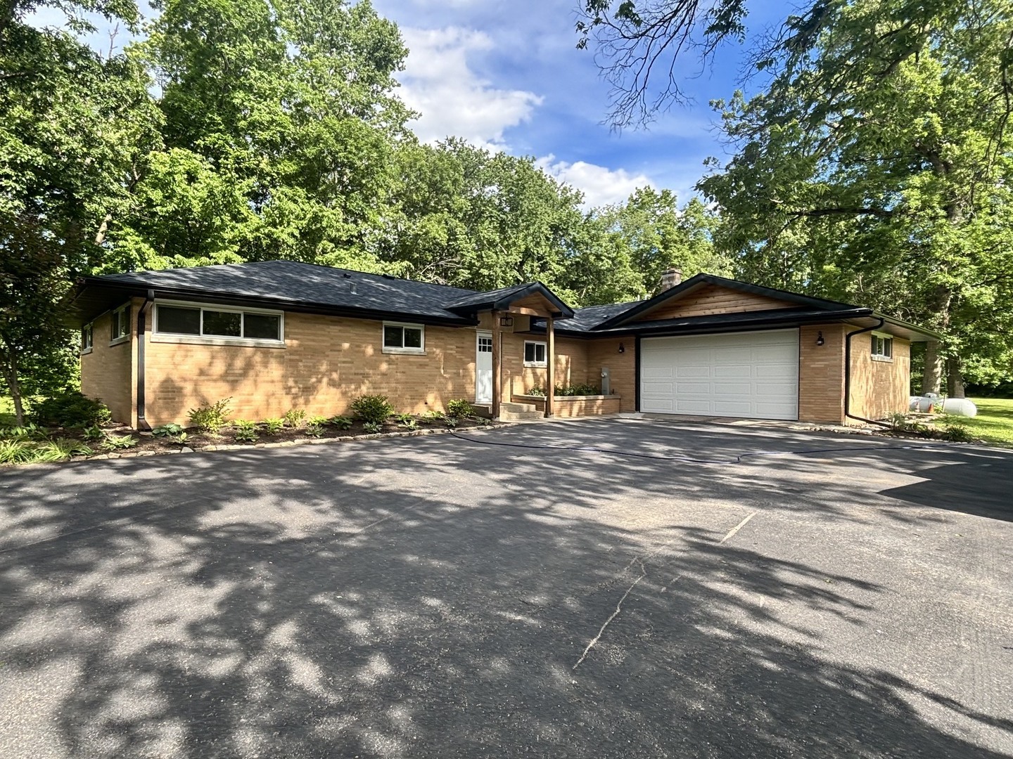 219 James Road Spring Grove, IL 60081 - Photo 1 of 21