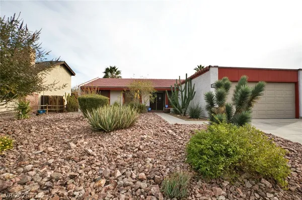 $2,600 | 3956 Clear View Drive, Las Vegas, NV 89121