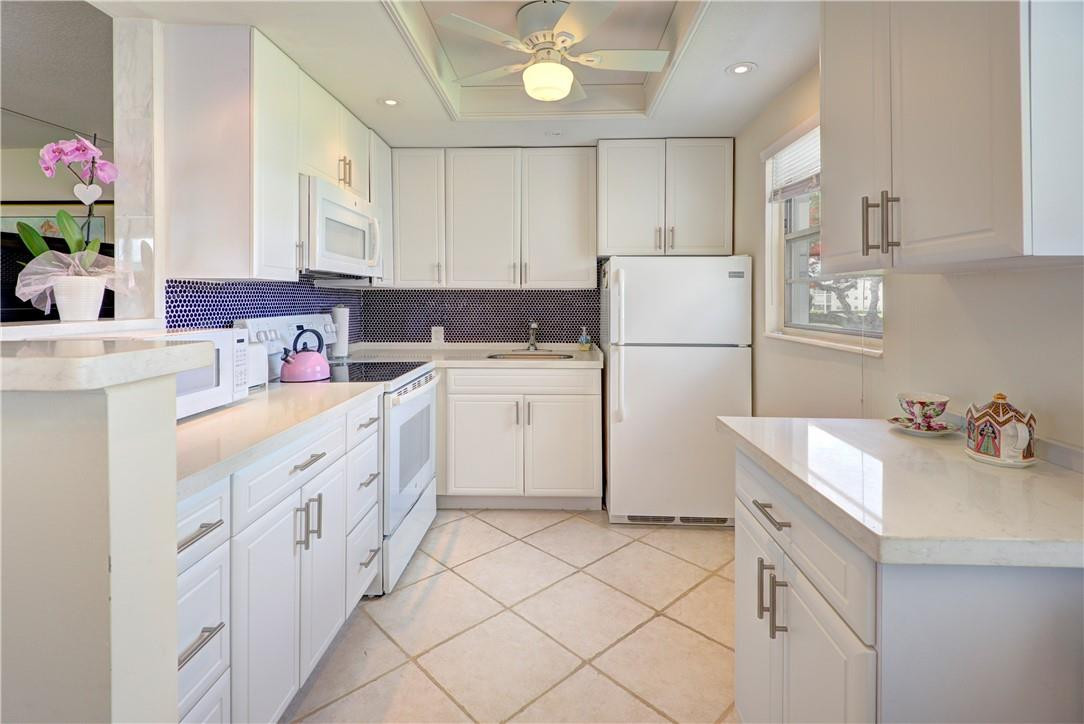 522 Fanshaw M, Unit 522 Boca Raton, FL 33434 - Photo 3 of 17 Photo 3
