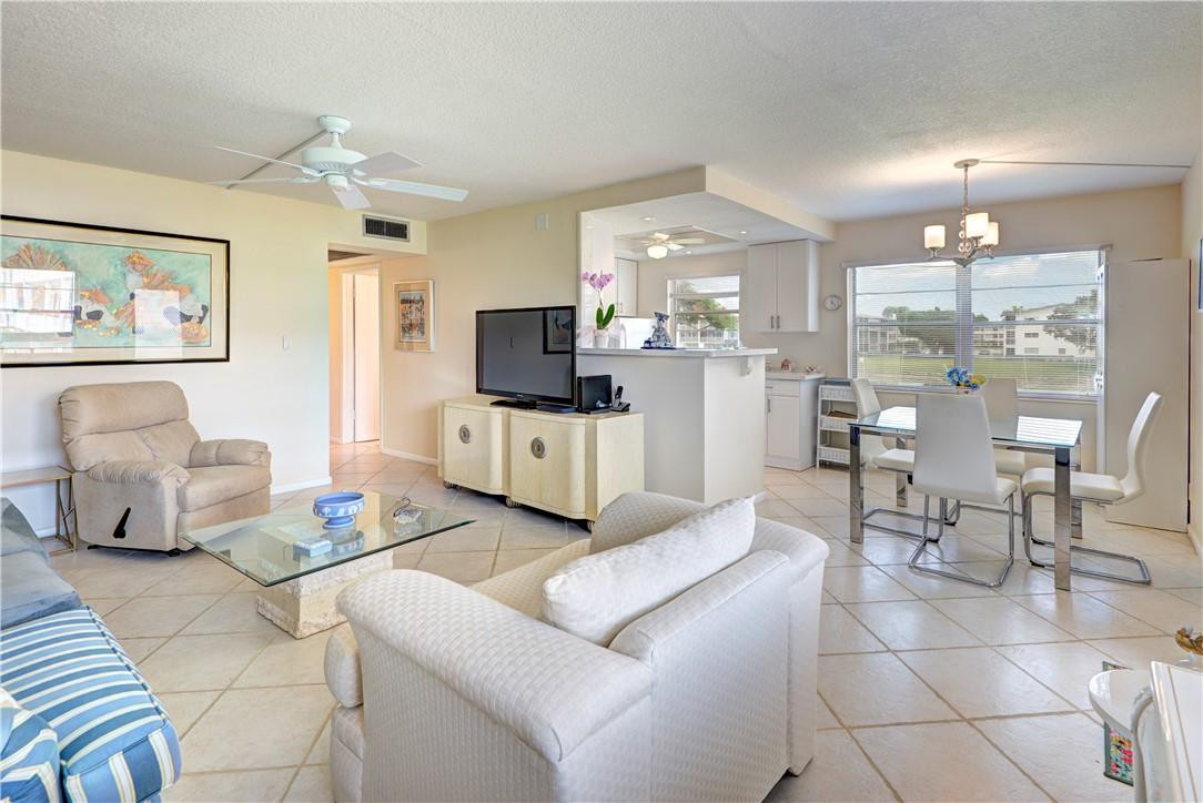 522 Fanshaw M, Unit 522 Boca Raton, FL 33434 - Photo 7 of 17 Photo 7