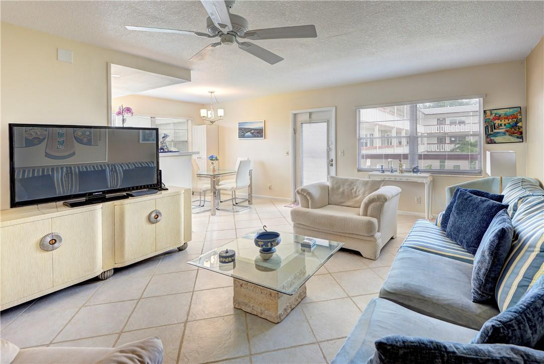 522 Fanshaw M, Unit 522 Boca Raton, FL 33434 - Photo 8 of 17 Photo 8