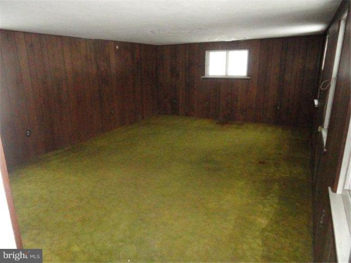 3900 Sterner Mill Road Quakertown, PA 18951 - Photo 5 of 11 Living Room