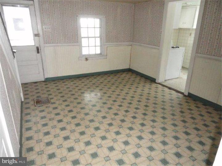 3900 Sterner Mill Road Quakertown, PA 18951 - Photo 6 of 11 Dining Room