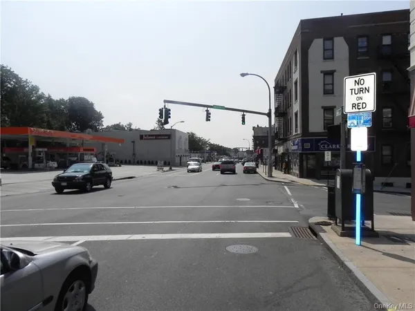 $1,680 | 675 Main Street, Unit 4, New Rochelle, NY 10801