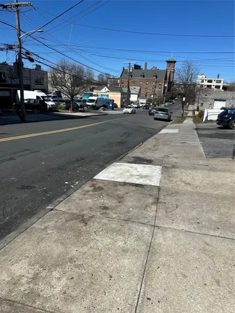 $1,680 | 675 Main Street, Unit 4, New Rochelle, NY 10801