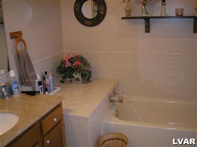 1298 Forest Road Whitehall, PA 18052 - Photo 11 of 13 Gallery Image 11