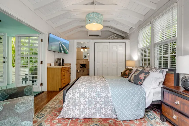 $2,000,000 | 1110 Elgin Lane, Key West, FL 33040