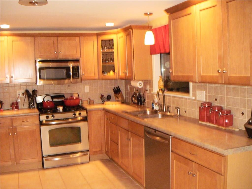 3625 Watchill Road Munhall, PA 15120 - Photo 3 of 13 Kitchen
