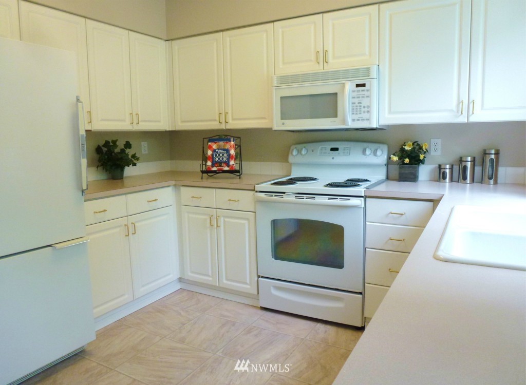21624 9th Avenue Southeast, Unit D107 Bothell, WA 98021 - Photo 5 of 15 Gallery Image 5