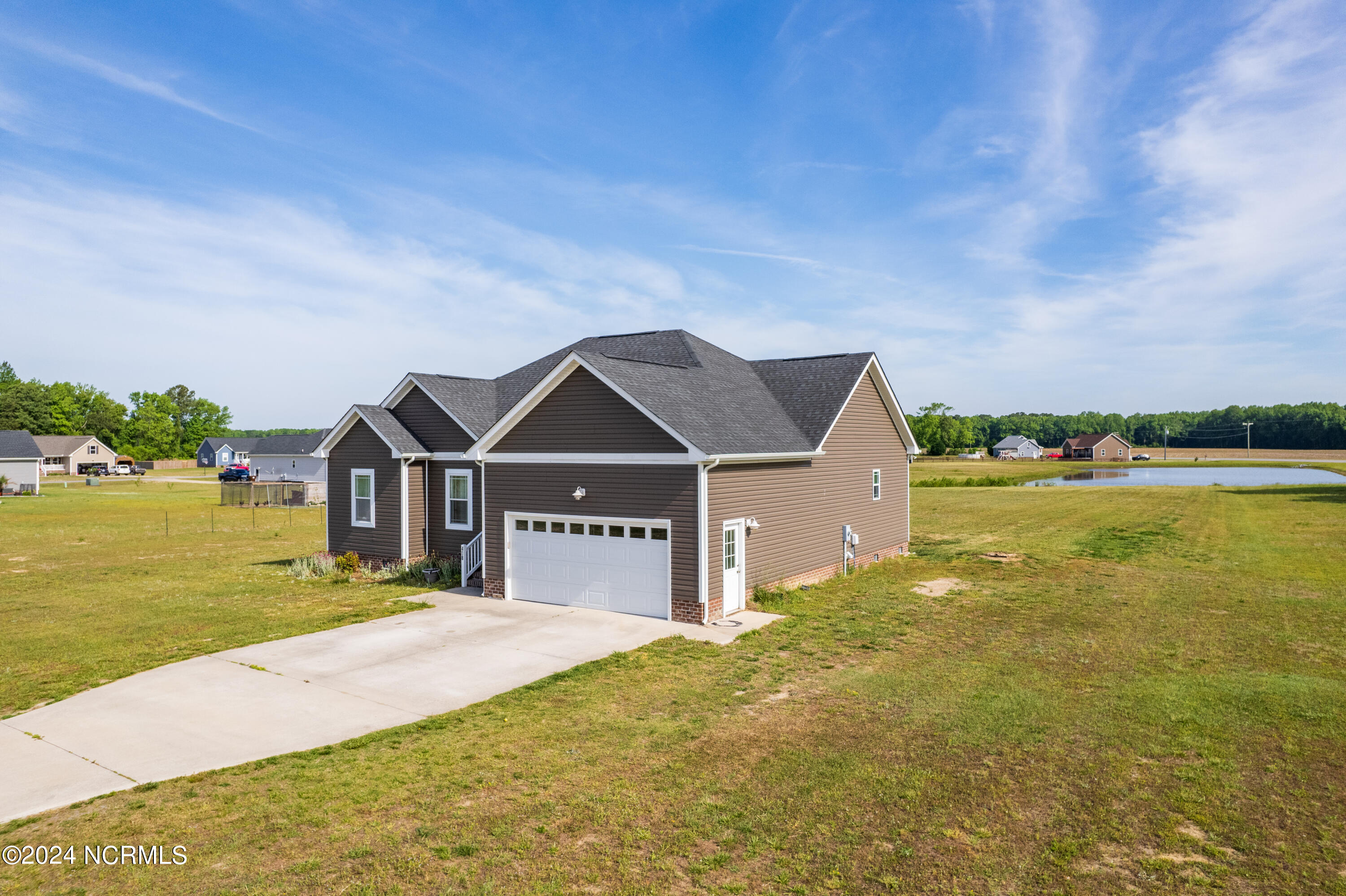 408 Bartlett Road Shawboro, NC 27973 - Photo 2 of 21 large garage