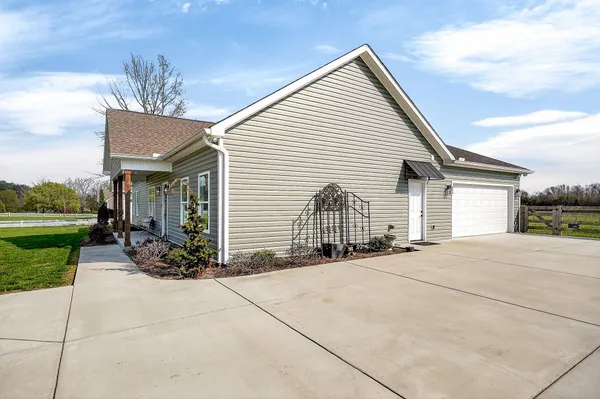 $379,900 | 132 10 Penny Road, Morrison, TN 37357