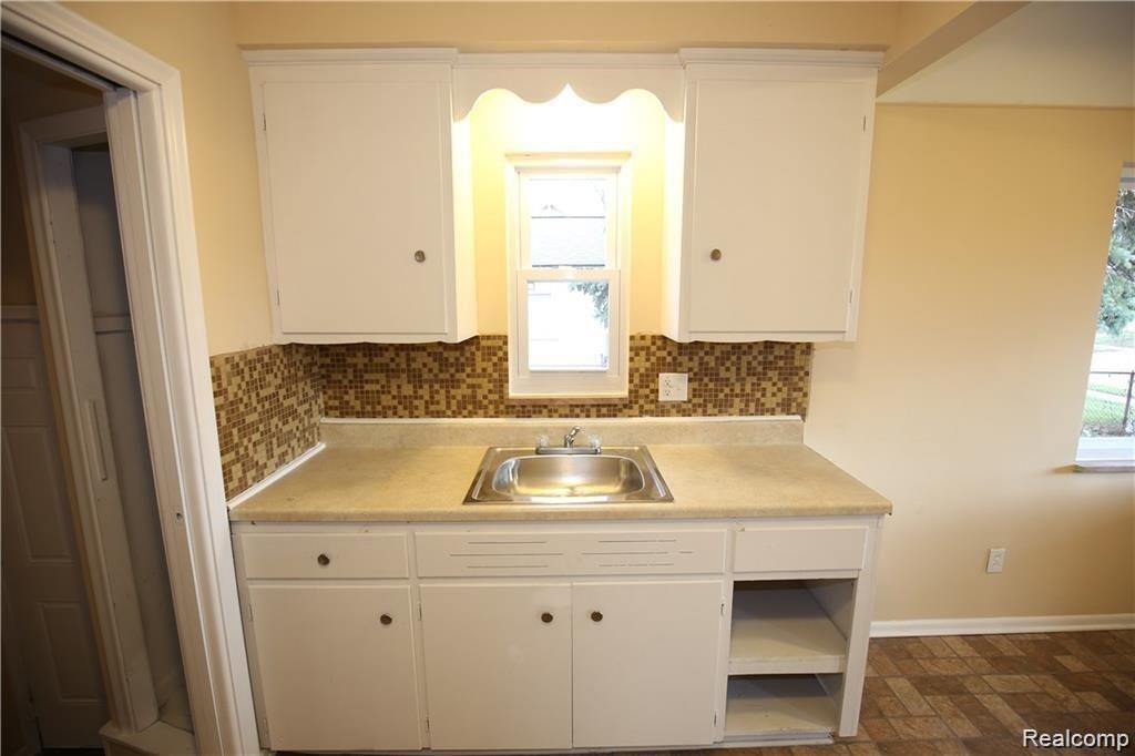 7635 Rivard Avenue Warren, MI 48091 - Photo 8 of 9