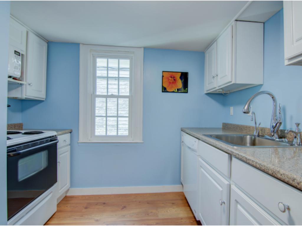 41 Front Street, Unit 4 Exeter, NH 03833 - Photo 2 of 23