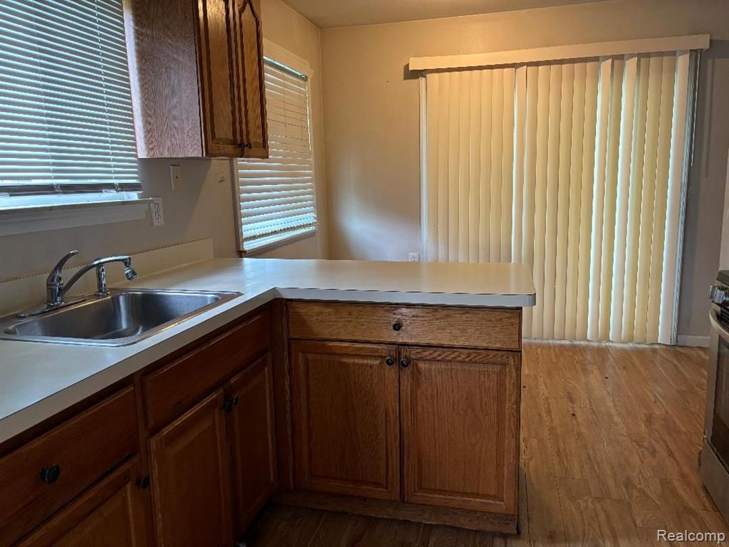 6810 Beech Daly Road Taylor, MI 48180 - Photo 4 of 9