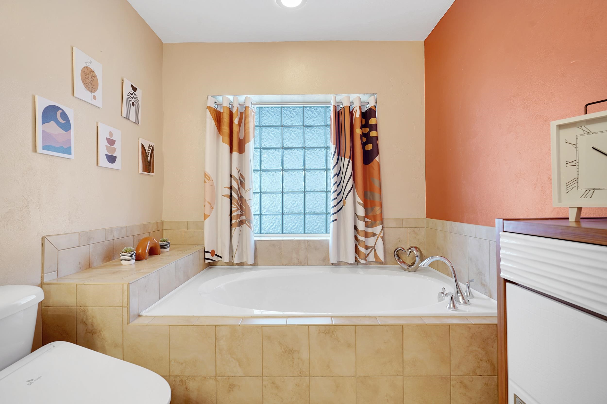 121 Harrison Road Daytona Beach, FL 32118 - Photo 22 of 48 a bathroom with a sink toilet and shower