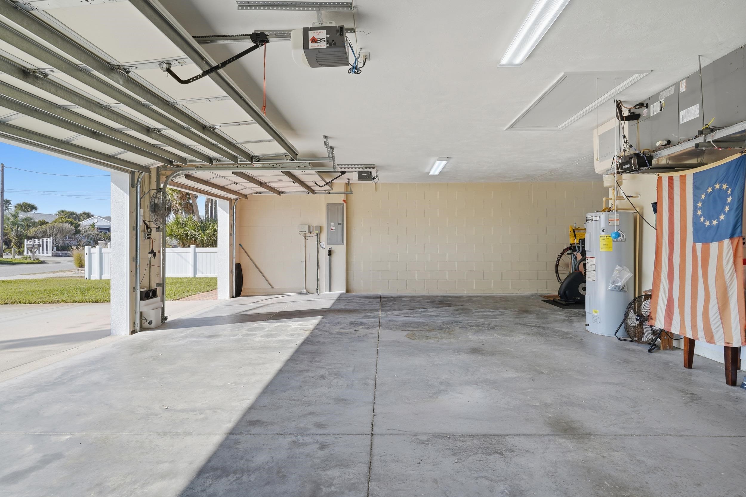 121 Harrison Road Daytona Beach, FL 32118 - Photo 39 of 48 a view of a indoor garage