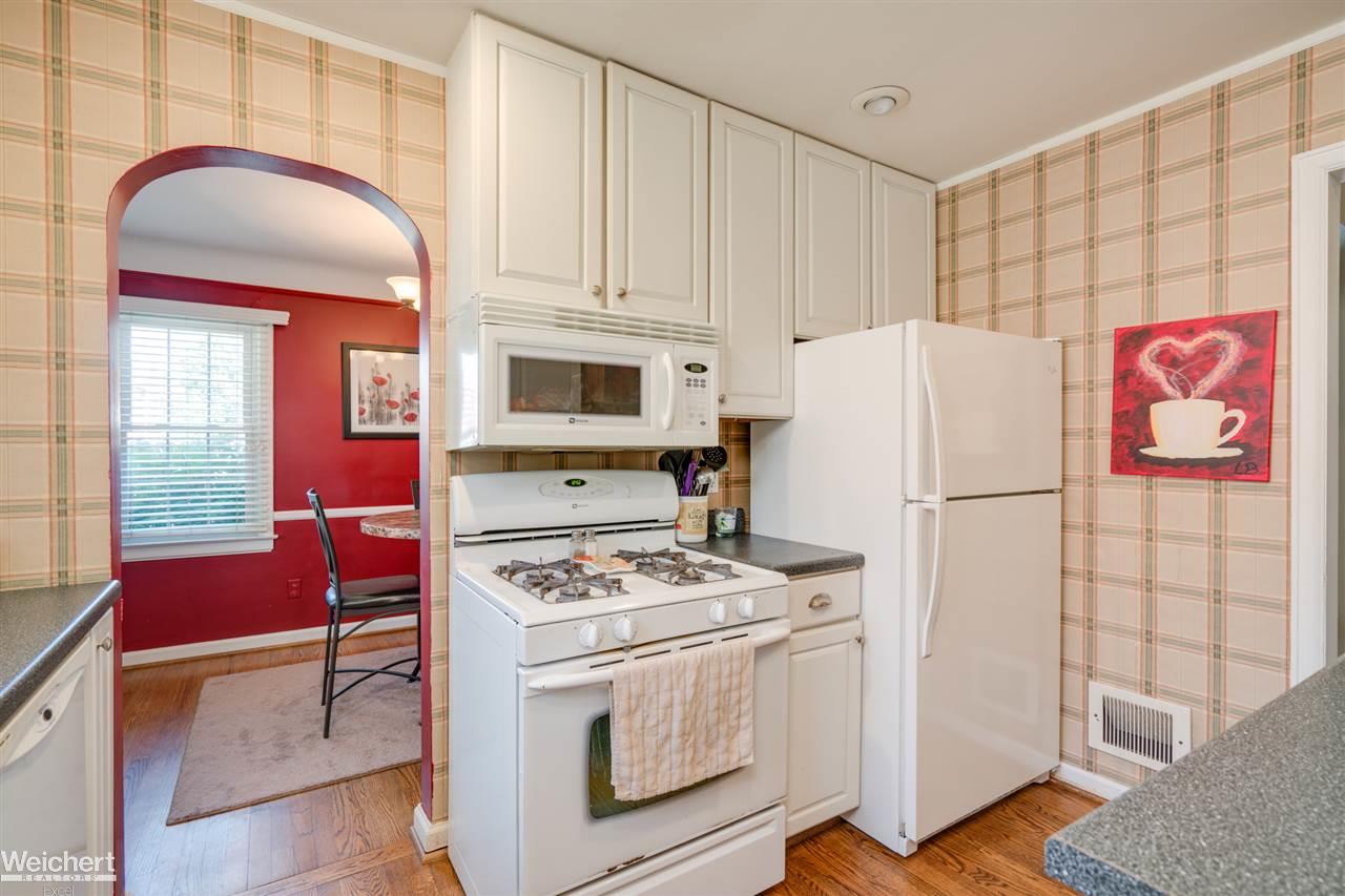 1649 Roslyn Road Grosse Pointe Woods, MI 48236 - Photo 21 of 30