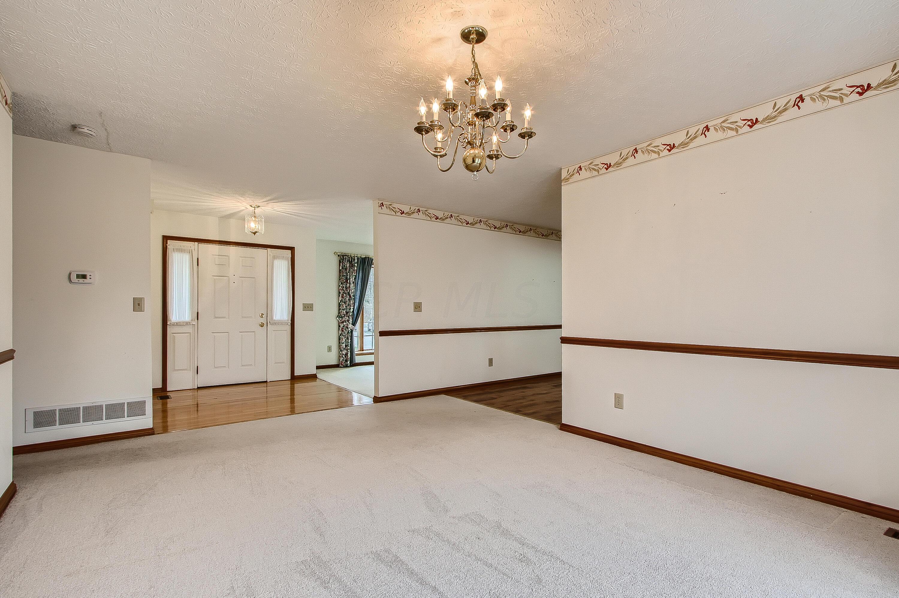 5884 Refugee Road Baltimore, OH 43105 - Photo 8 of 28 DINING ROOM