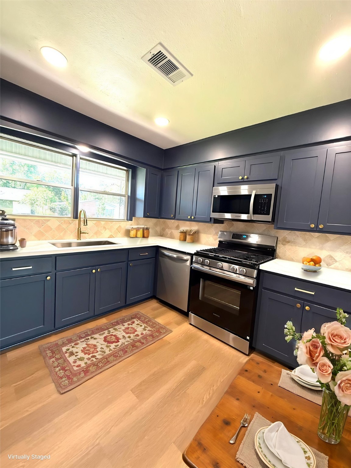 129 Chestnut Street Lake Jackson, TX 77566 - Photo 7 of 20