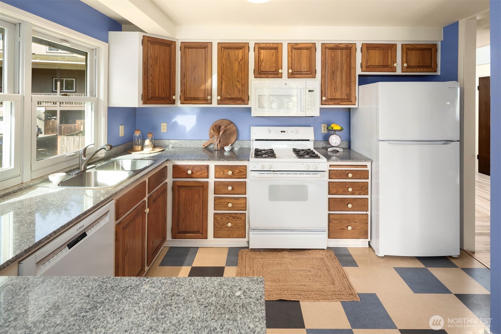 10514 Southwest 110th Street Vashon, WA 98070 - Photo 12 of 38
