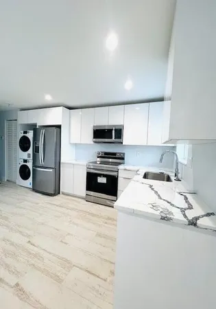 $2,500 | 206 Southeast 1st Avenue, Unit 8, Delray Beach, FL 33444