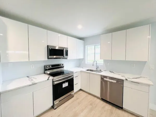 $2,500 | 206 Southeast 1st Avenue, Unit 8, Delray Beach, FL 33444