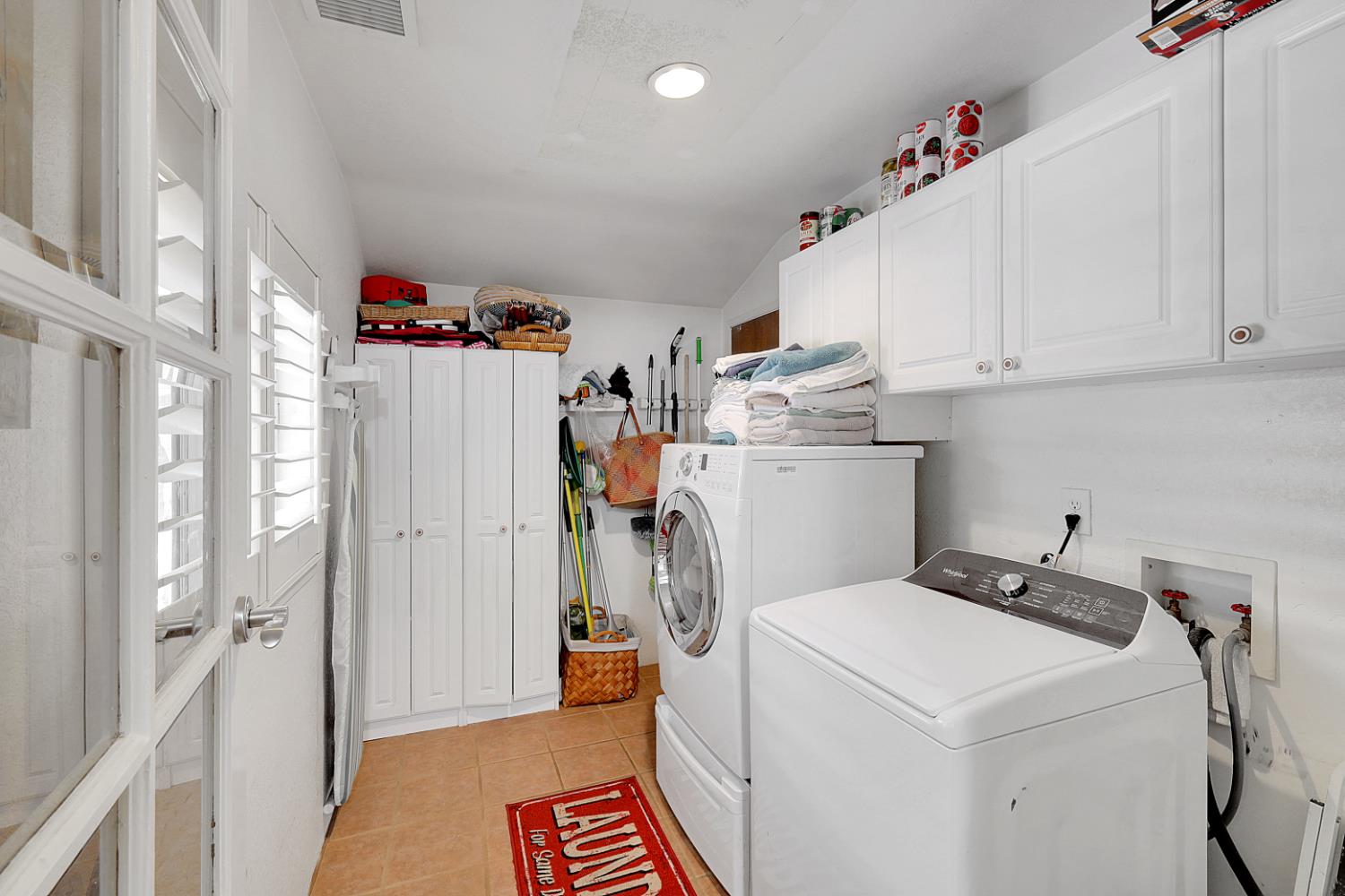 1213 Gary Way Carmichael, CA 95608 - Photo 49 of 51