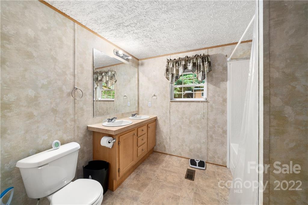 286 Woodfin Road Sylva, NC 28779 - Photo 28 of 31 Gallery Image 28