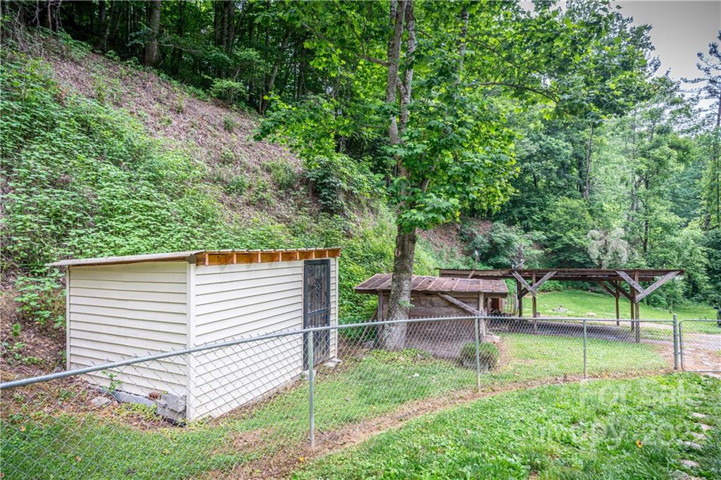 286 Woodfin Road Sylva, NC 28779 - Photo 5 of 31 Gallery Image 5