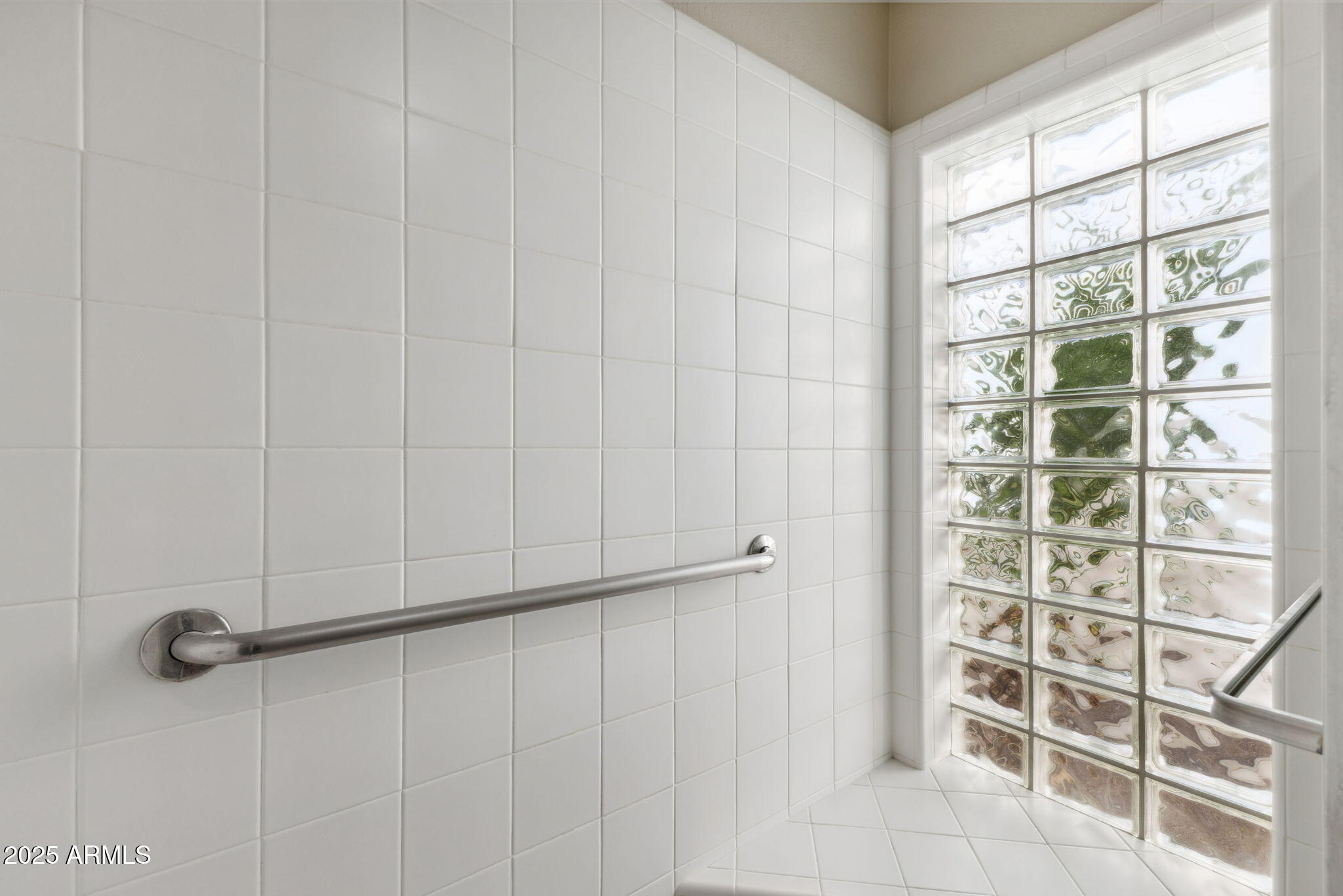 5310 North 24th Place Phoenix, AZ 85016 - Photo 19 of 35 a view of an empty room with a window